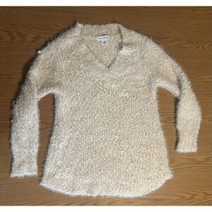 Skye's The Limit White Large‎ Sweater V Neck Preowned Good